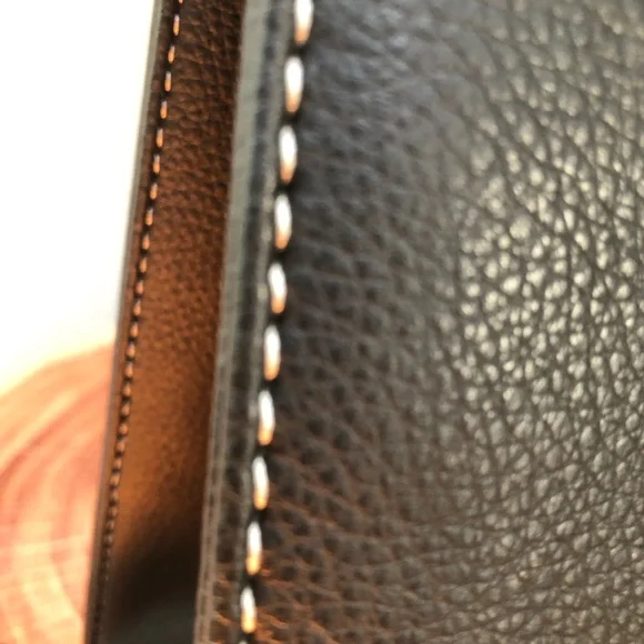 Structured Handbag - Classic Style - Picture 4 of 6